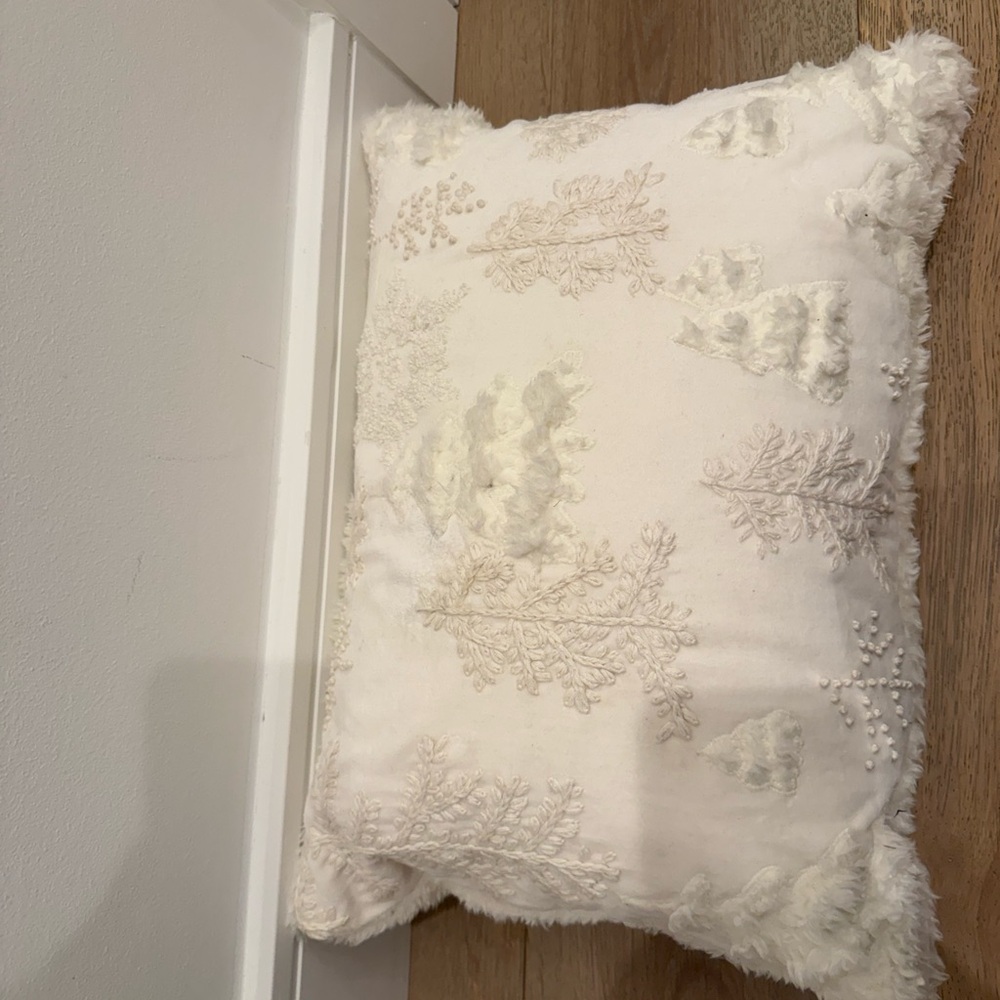 Pottery barn White winter Decorative Pillow - Picture 2 of 3